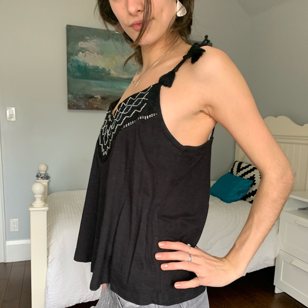 Embroidered Tank Top - Picture 2 of 6